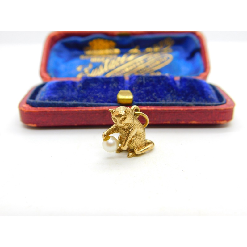 9ct Yellow Gold Kitten Playing with Pearl Ball 1966 London Vintage