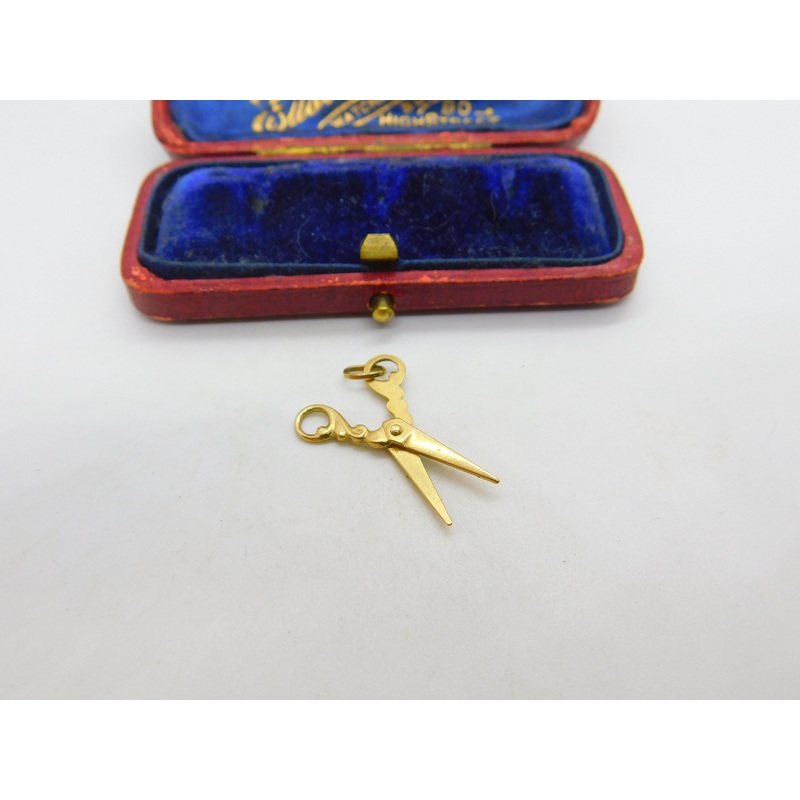 Pair of 9ct Yellow Gold Articulated Scissors Charm or Pendant Vintage c1970