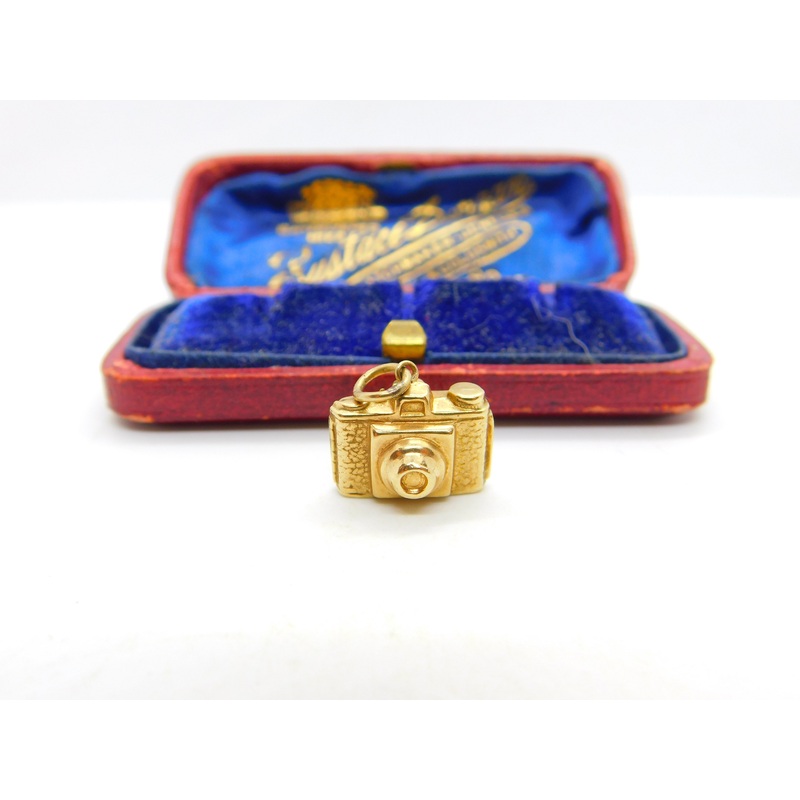 Photograph Camera English 9ct Yellow Gold Charm or Pendant Vintage 1972