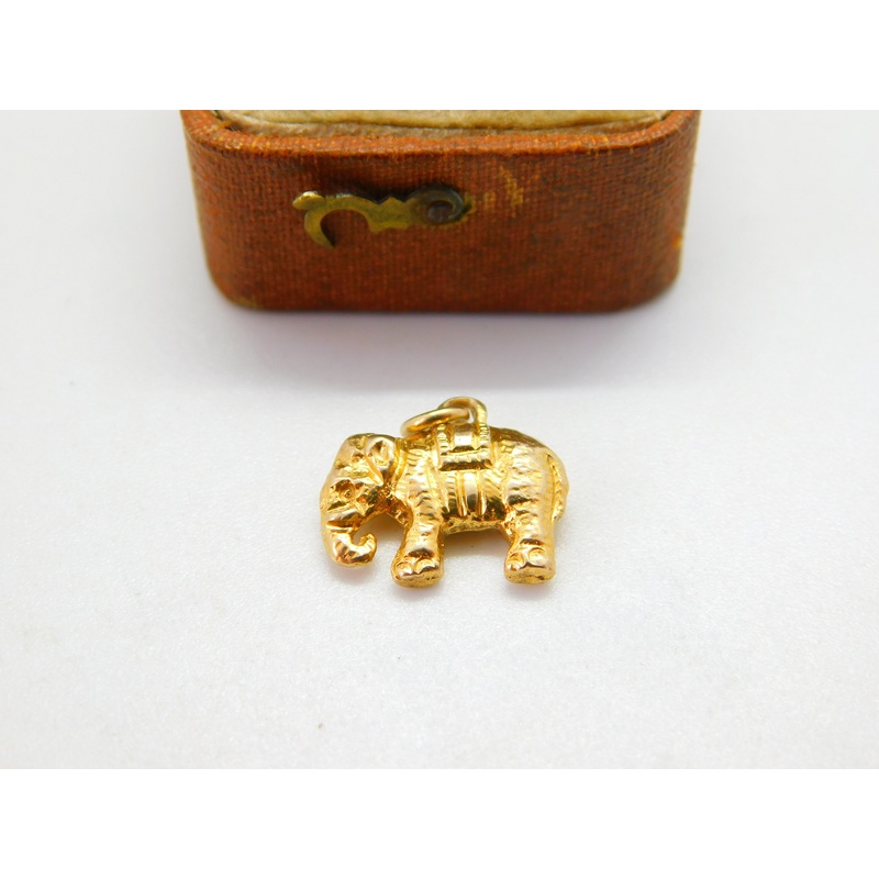 18ct Yellow Gold Good Luck Elephant Charm or Pendant Vintage c1970