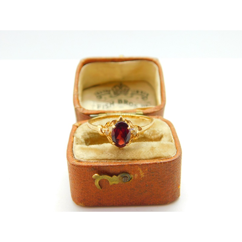 9ct Yellow Gold & Bohemian Garnet Set Dress Ring Vintage c1980