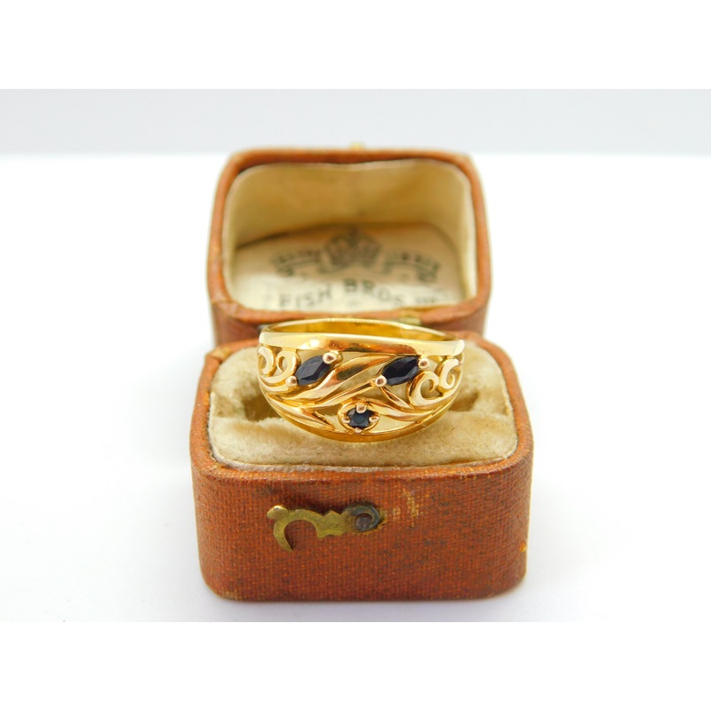 9ct Yellow Gold Floral Pattern Blue Sapphire Set Band Ring 1995 Birmingham
