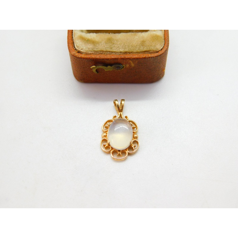 9ct Yellow Gold Floral Pattern Cabochon Moonstone Drop Pendant Vintage c1980
