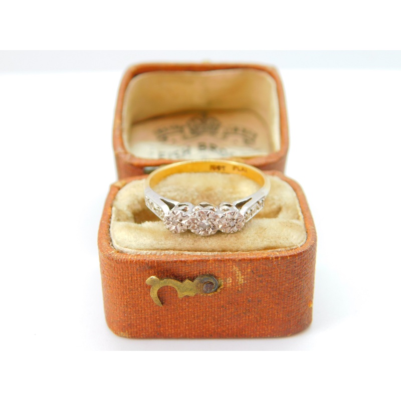 Victorian 18ct Yellow Gold Illusion Set Diamond Three-Stone Ring c1890 Antique