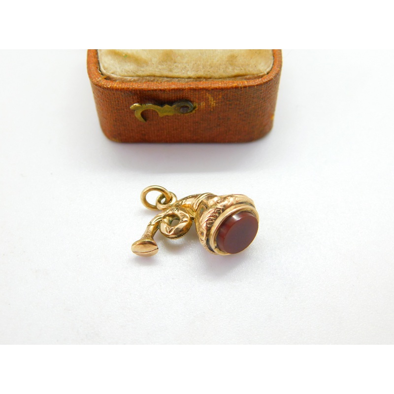 Victorian 9ct Gold Cased Carnelian Agate Set Bugle Horn Charm c1880 Antique