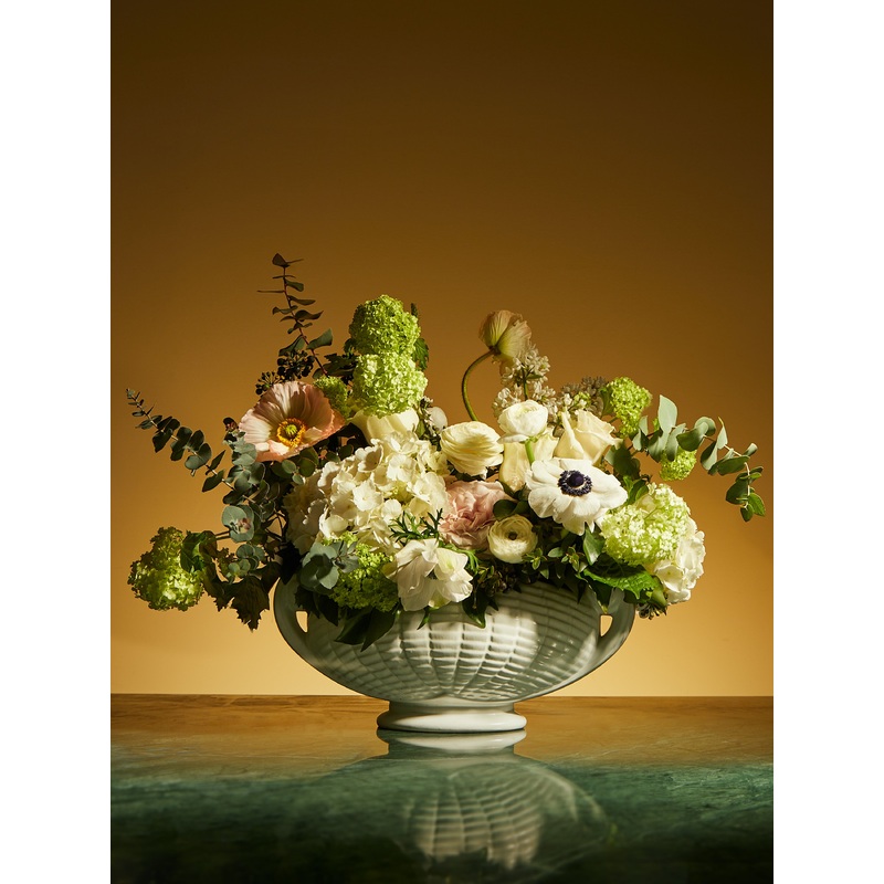 1930-1940 Large Shell Mantle Vase