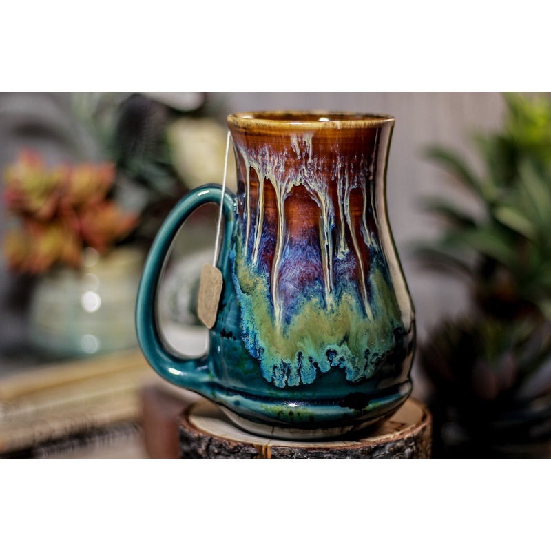 09-C New Wave Barely Flared Notched Acorn Mug TOP SHELF, 17 oz.