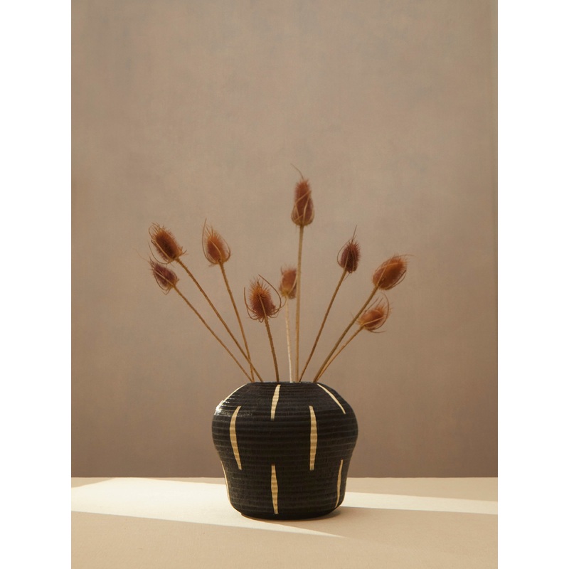 Lineas Handwoven Werregue Palm Basket
