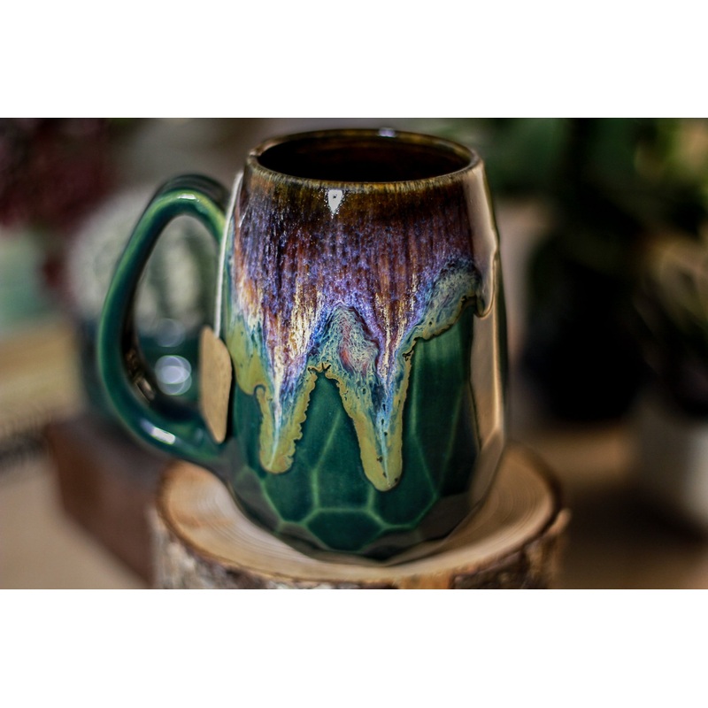 06-D Electric Wave Notched Crystal Mug, 11 oz