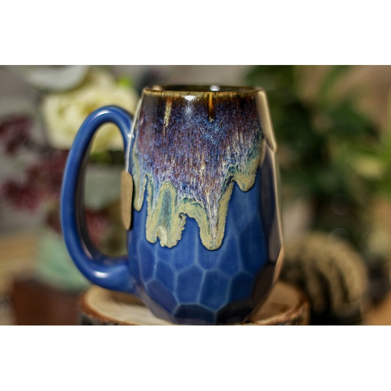 14-D Electric Wave Notched Crystal Mug, 11 oz