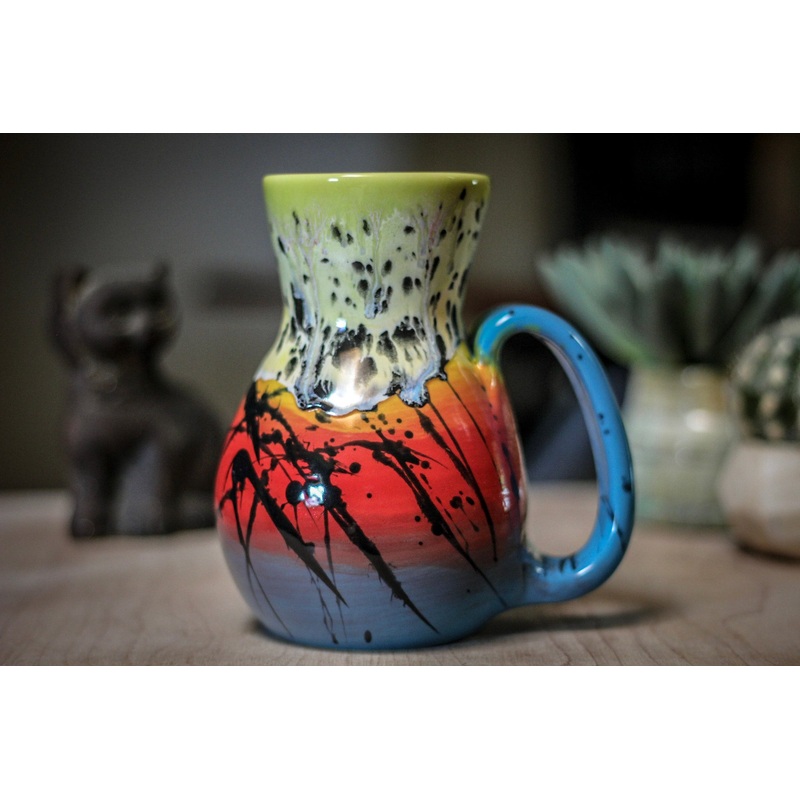05-A Corona Flow Flared Mug, 22 oz.