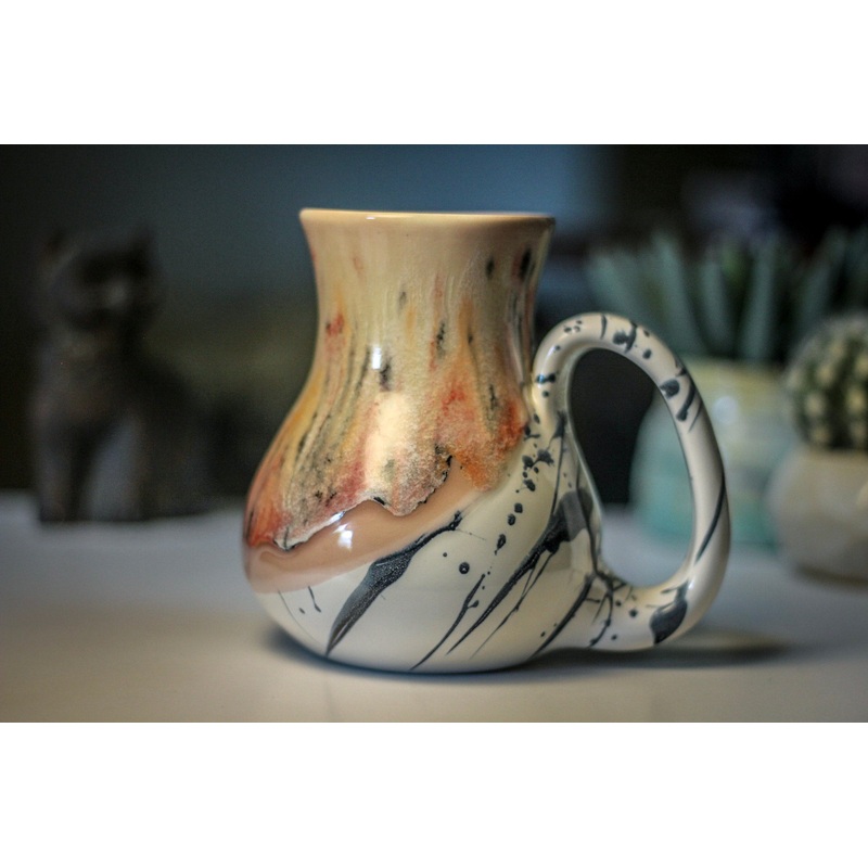 13-D Granny's Lace Flared Mug , 18 oz.