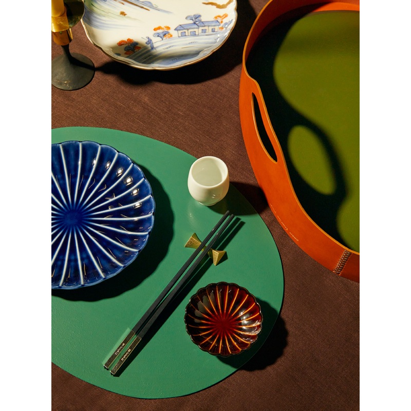 Ottchil Metal Placemats with Leather Holder (Set of 5)