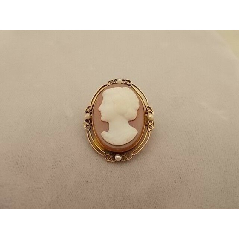 Victorian Agate Hard Stone Cameo Pin with Pearls (#J332)